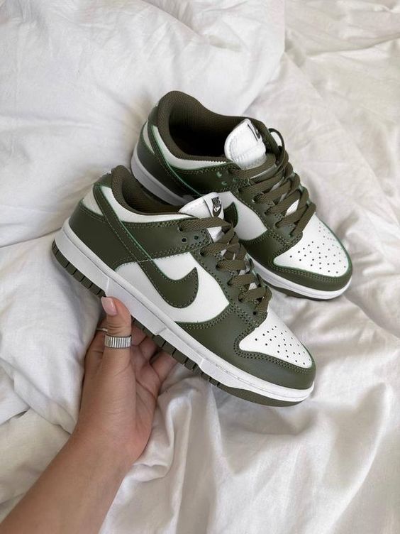 Nike Dunk Low Olive Green